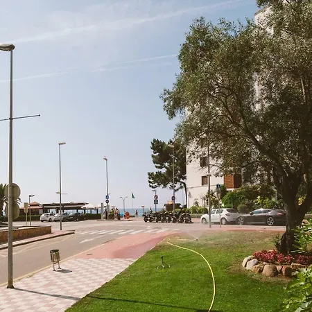 Alva Park Holidays * Lloret de Mar
